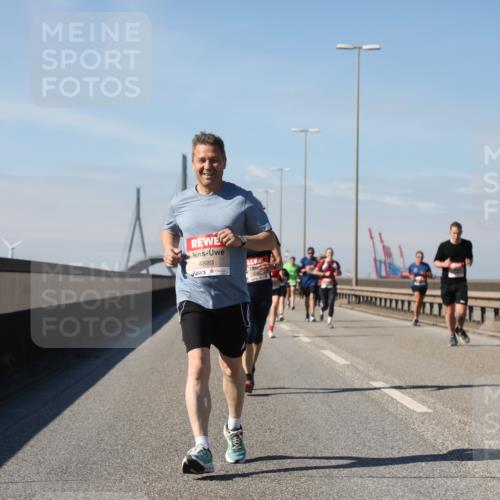 03.10.2025 - Köhlbrandbrückenlauf Yannick Fuchs http://msf.ph/oto/9195316 03.10.2025 11:59:02 Position 3 4889, 5178 meine-sportfotos.de