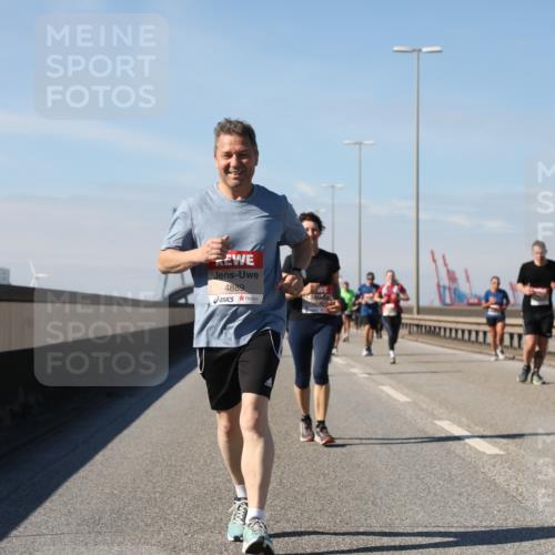 03.10.2025 - Köhlbrandbrückenlauf Yannick Fuchs http://msf.ph/oto/9195318 03.10.2025 11:59:03 Position 3 4889 meine-sportfotos.de