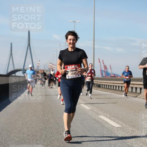 03.10.2025 - Köhlbrandbrückenlauf Yannick Fuchs http://msf.ph/oto/9195321 03.10.2025 11:59:04 Position 3 6040 meine-sportfotos.de
