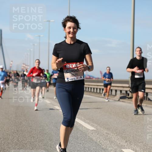 03.10.2025 - Köhlbrandbrückenlauf Yannick Fuchs http://msf.ph/oto/9195325 03.10.2025 11:59:05 Position 3 6040 meine-sportfotos.de