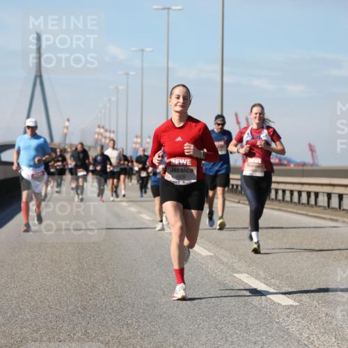 03.10.2025 - Köhlbrandbrückenlauf Yannick Fuchs http://msf.ph/oto/9195331 03.10.2025 11:59:06 Position 3 4829 meine-sportfotos.de