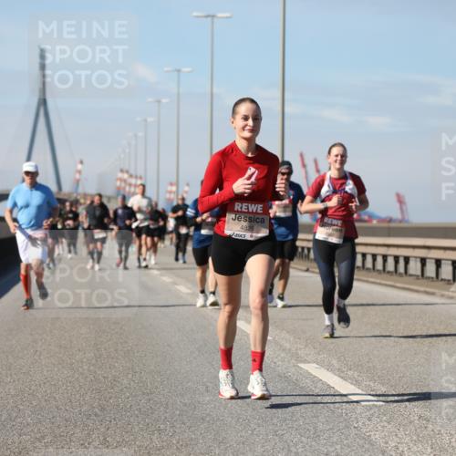 03.10.2025 - Köhlbrandbrückenlauf Yannick Fuchs http://msf.ph/oto/9195332 03.10.2025 11:59:07 Position 3 4829 meine-sportfotos.de