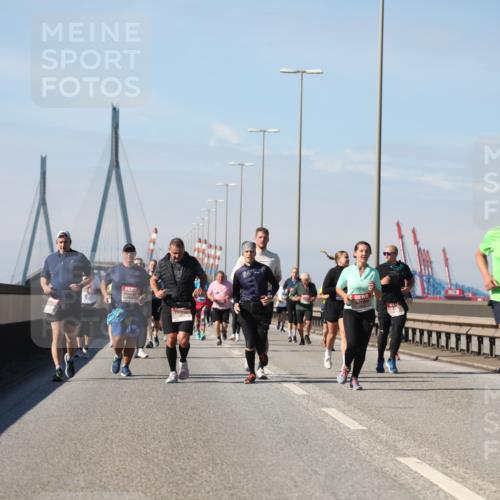 03.10.2025 - Köhlbrandbrückenlauf Yannick Fuchs http://msf.ph/oto/9195356 03.10.2025 11:59:13 Position 3  meine-sportfotos.de