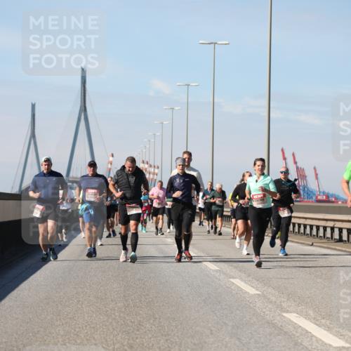 03.10.2025 - Köhlbrandbrückenlauf Yannick Fuchs http://msf.ph/oto/9195357 03.10.2025 11:59:14 Position 3  meine-sportfotos.de