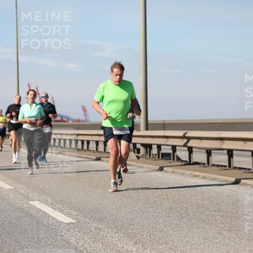 03.10.2025 - Köhlbrandbrückenlauf Yannick Fuchs http://msf.ph/oto/9195362 03.10.2025 11:59:14 Position 3  meine-sportfotos.de
