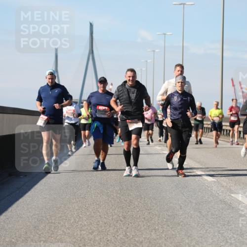 03.10.2025 - Köhlbrandbrückenlauf Yannick Fuchs http://msf.ph/oto/9195370 03.10.2025 11:59:16 Position 3 5454 meine-sportfotos.de