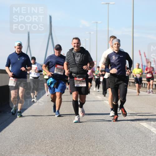 03.10.2025 - Köhlbrandbrückenlauf Yannick Fuchs http://msf.ph/oto/9195375 03.10.2025 11:59:18 Position 3 5858 meine-sportfotos.de