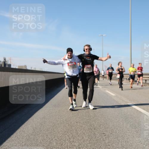03.10.2025 - Köhlbrandbrückenlauf Yannick Fuchs http://msf.ph/oto/9195398 03.10.2025 11:59:24 Position 3  meine-sportfotos.de