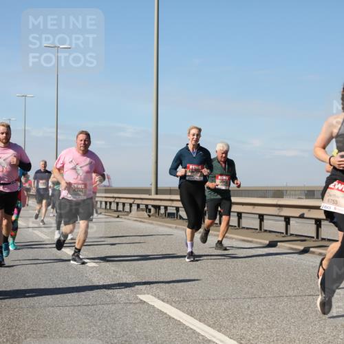 03.10.2025 - Köhlbrandbrückenlauf Yannick Fuchs http://msf.ph/oto/9195410 03.10.2025 11:59:27 Position 3 6753, 5838 meine-sportfotos.de