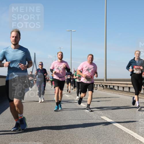 03.10.2025 - Köhlbrandbrückenlauf Yannick Fuchs http://msf.ph/oto/9195412 03.10.2025 11:59:28 Position 3 264, 4826 meine-sportfotos.de