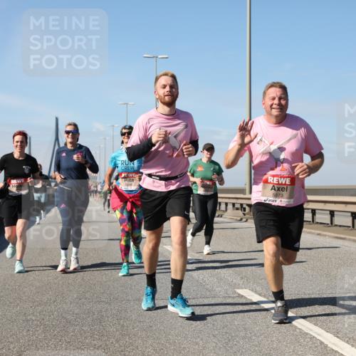 03.10.2025 - Köhlbrandbrückenlauf Yannick Fuchs http://msf.ph/oto/9195416 03.10.2025 11:59:29 Position 3 5648, 5873 meine-sportfotos.de