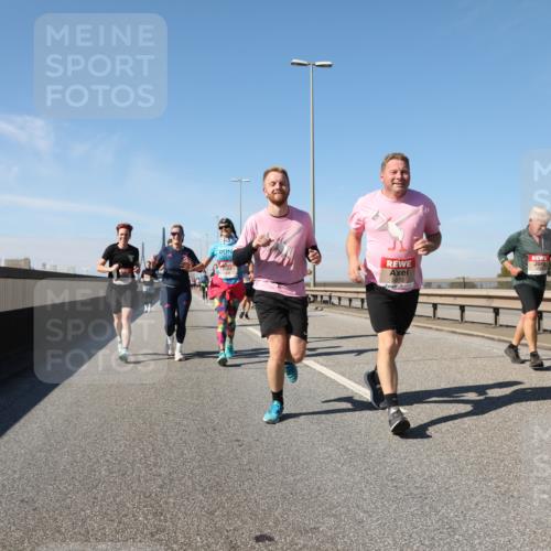 03.10.2025 - Köhlbrandbrückenlauf Yannick Fuchs http://msf.ph/oto/9195419 03.10.2025 11:59:29 Position 3  meine-sportfotos.de