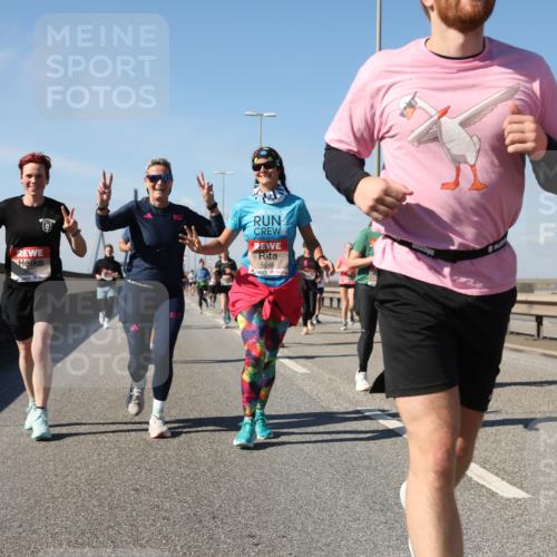 03.10.2025 - Köhlbrandbrückenlauf Yannick Fuchs http://msf.ph/oto/9195421 03.10.2025 11:59:30 Position 3 5648 meine-sportfotos.de