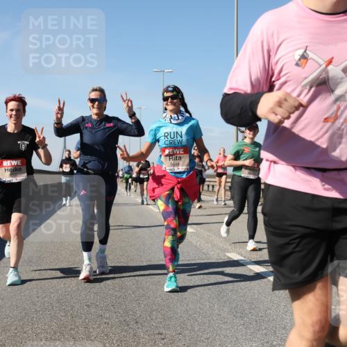 03.10.2025 - Köhlbrandbrückenlauf Yannick Fuchs http://msf.ph/oto/9195422 03.10.2025 11:59:30 Position 3 5650, 5648 meine-sportfotos.de