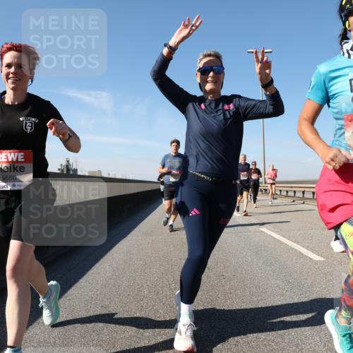 03.10.2025 - Köhlbrandbrückenlauf Yannick Fuchs http://msf.ph/oto/9195429 03.10.2025 11:59:31 Position 3 5650, 5648 meine-sportfotos.de