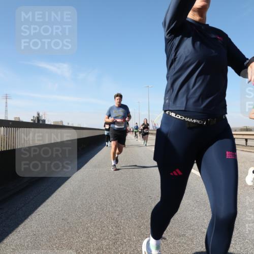 03.10.2025 - Köhlbrandbrückenlauf Yannick Fuchs http://msf.ph/oto/9195431 03.10.2025 11:59:32 Position 3 4859 meine-sportfotos.de