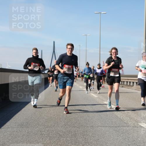 03.10.2025 - Köhlbrandbrückenlauf Yannick Fuchs http://msf.ph/oto/9195436 03.10.2025 11:59:34 Position 3 6500 meine-sportfotos.de