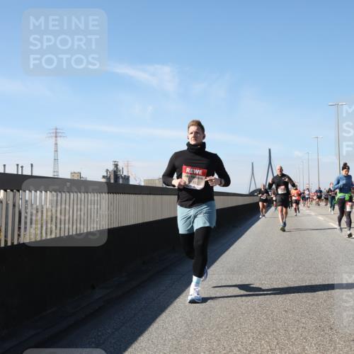 03.10.2025 - Köhlbrandbrückenlauf Yannick Fuchs http://msf.ph/oto/9195446 03.10.2025 11:59:36 Position 3 1, 43 meine-sportfotos.de