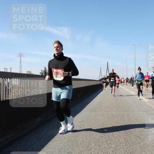 03.10.2025 - Köhlbrandbrückenlauf Yannick Fuchs http://msf.ph/oto/9195449 03.10.2025 11:59:36 Position 3 4143 meine-sportfotos.de