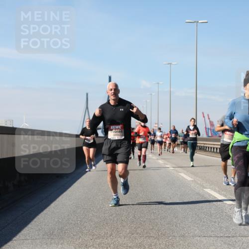 03.10.2025 - Köhlbrandbrückenlauf Yannick Fuchs http://msf.ph/oto/9195455 03.10.2025 11:59:38 Position 3 5449 meine-sportfotos.de