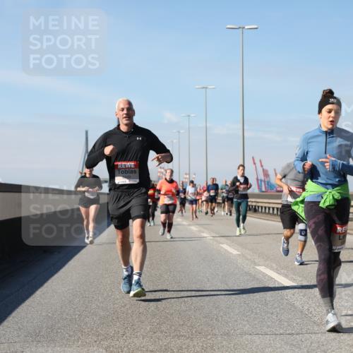 03.10.2025 - Köhlbrandbrückenlauf Yannick Fuchs http://msf.ph/oto/9195456 03.10.2025 11:59:38 Position 3 5449 meine-sportfotos.de