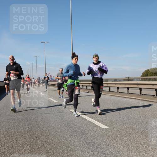 03.10.2025 - Köhlbrandbrückenlauf Yannick Fuchs http://msf.ph/oto/9195457 03.10.2025 11:59:38 Position 3  meine-sportfotos.de