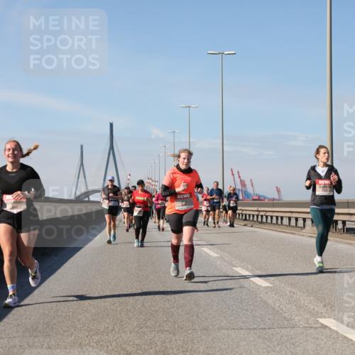 03.10.2025 - Köhlbrandbrückenlauf Yannick Fuchs http://msf.ph/oto/9195472 03.10.2025 11:59:42 Position 3  meine-sportfotos.de
