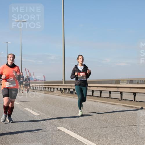 03.10.2025 - Köhlbrandbrückenlauf Yannick Fuchs http://msf.ph/oto/9195477 03.10.2025 11:59:43 Position 3  meine-sportfotos.de