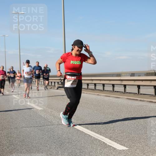 03.10.2025 - Köhlbrandbrückenlauf Yannick Fuchs http://msf.ph/oto/9195489 03.10.2025 11:59:46 Position 3  meine-sportfotos.de