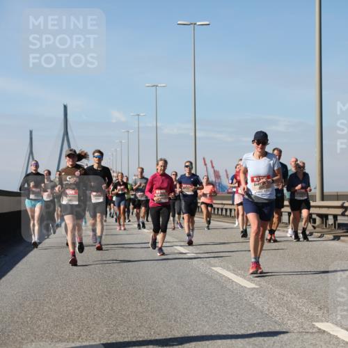 03.10.2025 - Köhlbrandbrückenlauf Yannick Fuchs http://msf.ph/oto/9195494 03.10.2025 11:59:48 Position 3  meine-sportfotos.de