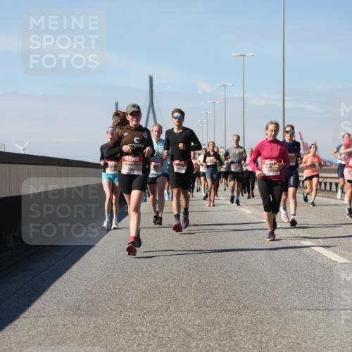 03.10.2025 - Köhlbrandbrückenlauf Yannick Fuchs http://msf.ph/oto/9195499 03.10.2025 11:59:49 Position 3 5841, 4996 meine-sportfotos.de