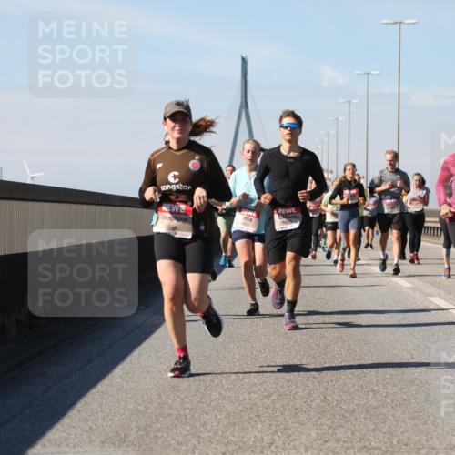 03.10.2025 - Köhlbrandbrückenlauf Yannick Fuchs http://msf.ph/oto/9195500 03.10.2025 11:59:49 Position 3 584, 4363, 6645, 6650 meine-sportfotos.de