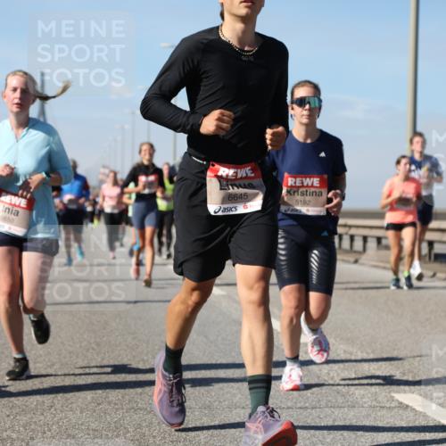 03.10.2025 - Köhlbrandbrückenlauf Yannick Fuchs http://msf.ph/oto/9195513 03.10.2025 11:59:52 Position 3 6650, 6645, 5192, 4363 meine-sportfotos.de