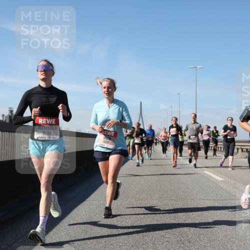 03.10.2025 - Köhlbrandbrückenlauf Yannick Fuchs http://msf.ph/oto/9195518 03.10.2025 11:59:53 Position 3 6648, 6650, 192 meine-sportfotos.de