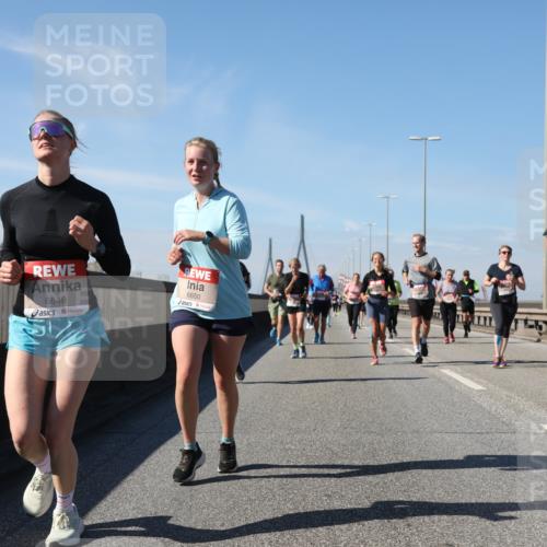 03.10.2025 - Köhlbrandbrückenlauf Yannick Fuchs http://msf.ph/oto/9195519 03.10.2025 11:59:53 Position 3 6648, 6650, 5192 meine-sportfotos.de