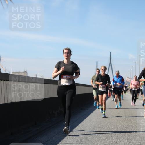 03.10.2025 - Köhlbrandbrückenlauf Yannick Fuchs http://msf.ph/oto/9195522 03.10.2025 11:59:54 Position 3 5851 meine-sportfotos.de