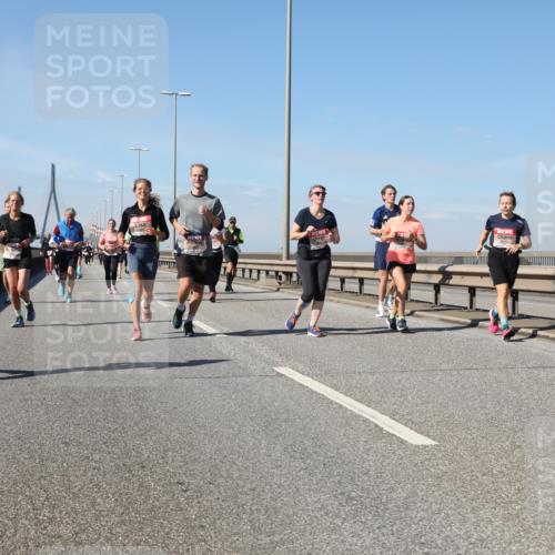 03.10.2025 - Köhlbrandbrückenlauf Yannick Fuchs http://msf.ph/oto/9195524 03.10.2025 11:59:54 Position 3 5851 meine-sportfotos.de