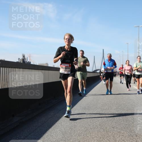 03.10.2025 - Köhlbrandbrückenlauf Yannick Fuchs http://msf.ph/oto/9195535 03.10.2025 11:59:57 Position 3 15175 meine-sportfotos.de