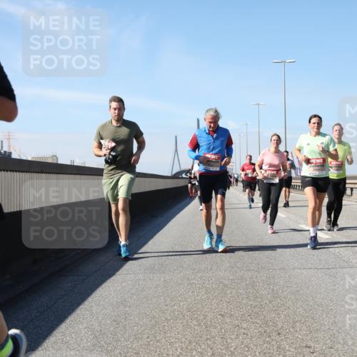 03.10.2025 - Köhlbrandbrückenlauf Yannick Fuchs http://msf.ph/oto/9195540 03.10.2025 11:59:58 Position 3 6589 meine-sportfotos.de