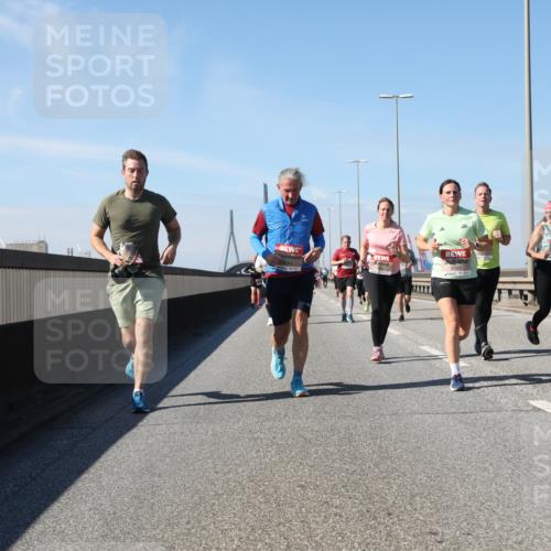 03.10.2025 - Köhlbrandbrückenlauf Yannick Fuchs http://msf.ph/oto/9195541 03.10.2025 11:59:58 Position 3 67, 6589 meine-sportfotos.de