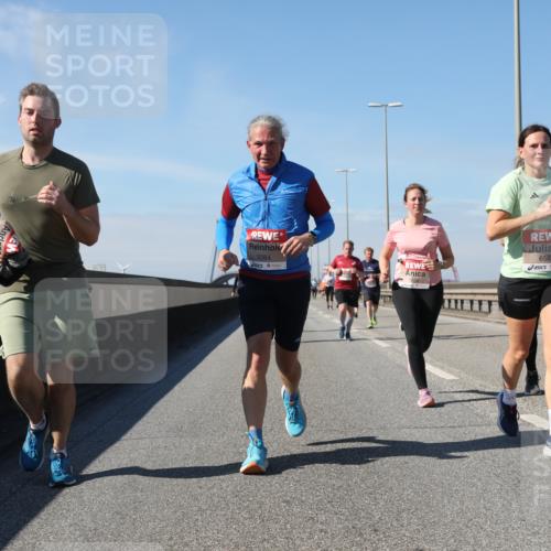 03.10.2025 - Köhlbrandbrückenlauf Yannick Fuchs http://msf.ph/oto/9195545 03.10.2025 11:59:59 Position 3 5084, 6589 meine-sportfotos.de