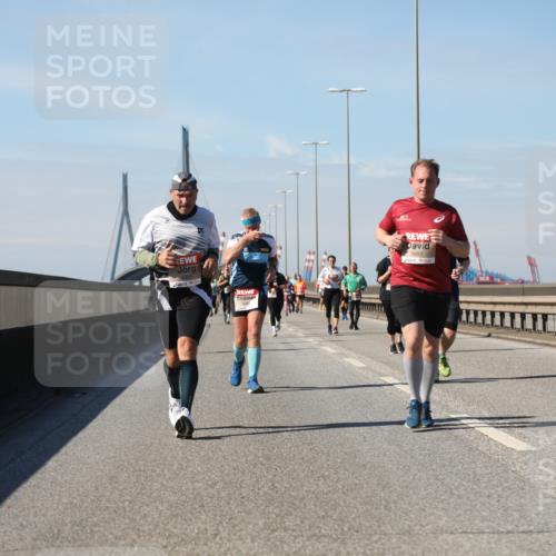 03.10.2025 - Köhlbrandbrückenlauf Yannick Fuchs http://msf.ph/oto/9195553 03.10.2025 12:00:01 Position 3 5483, 5917 meine-sportfotos.de
