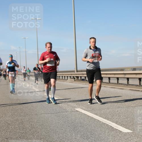 03.10.2025 - Köhlbrandbrückenlauf Yannick Fuchs http://msf.ph/oto/9195558 03.10.2025 12:00:02 Position 3  meine-sportfotos.de