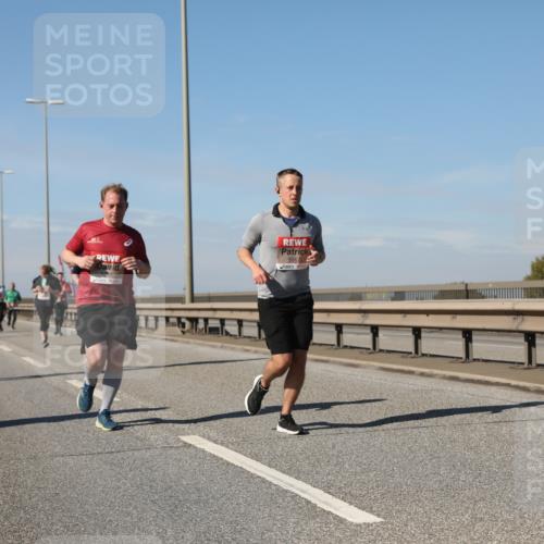 03.10.2025 - Köhlbrandbrückenlauf Yannick Fuchs http://msf.ph/oto/9195559 03.10.2025 12:00:02 Position 3 5917 meine-sportfotos.de