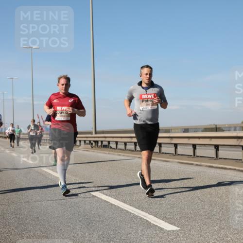 03.10.2025 - Köhlbrandbrückenlauf Yannick Fuchs http://msf.ph/oto/9195560 03.10.2025 12:00:03 Position 3 5483, 591 meine-sportfotos.de