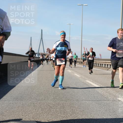 03.10.2025 - Köhlbrandbrückenlauf Yannick Fuchs http://msf.ph/oto/9195566 03.10.2025 12:00:04 Position 3 4393, 406 meine-sportfotos.de