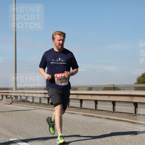 03.10.2025 - Köhlbrandbrückenlauf Yannick Fuchs http://msf.ph/oto/9195570 03.10.2025 12:00:05 Position 3 4601 meine-sportfotos.de