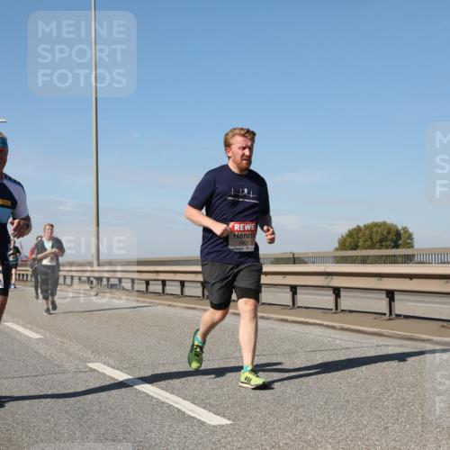 03.10.2025 - Köhlbrandbrückenlauf Yannick Fuchs http://msf.ph/oto/9195571 03.10.2025 12:00:05 Position 3 4064, 4601 meine-sportfotos.de