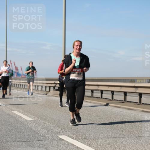 03.10.2025 - Köhlbrandbrückenlauf Yannick Fuchs http://msf.ph/oto/9195577 03.10.2025 12:00:08 Position 3 6332 meine-sportfotos.de