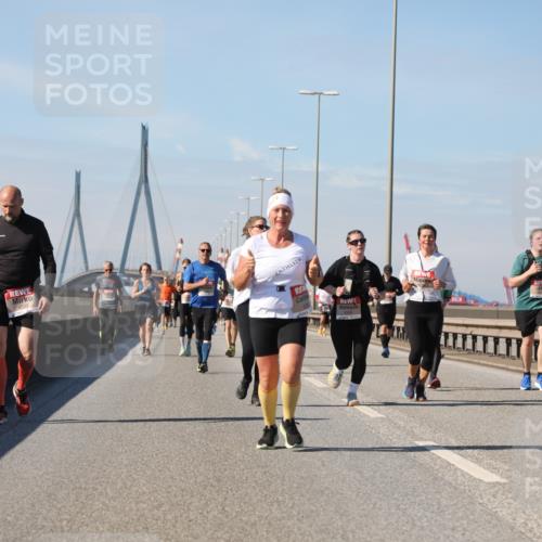 03.10.2025 - Köhlbrandbrückenlauf Yannick Fuchs http://msf.ph/oto/9195582 03.10.2025 12:00:09 Position 3 4339 meine-sportfotos.de